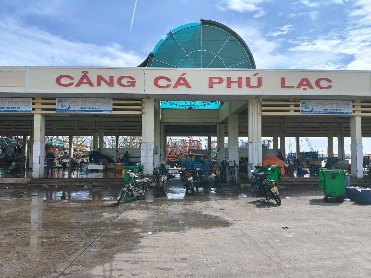 Phòng Thi hành án dân sự khu vực 12, tỉnh Đắk Lắk tổ chức giao tài sản là tàu cá theo Nghị định 67/2014/NĐ-CP cho người mua trúng đấu giá